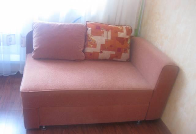 Диван-кушетка. Состояние нового.6000р+часы Москва