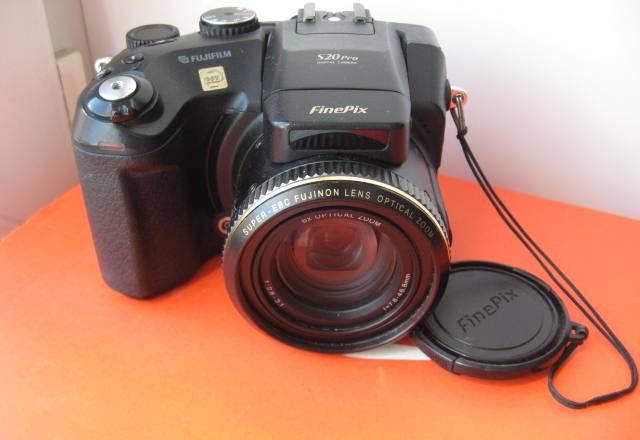 Продам полупроф. цифровик Fuji S20Pro, с дефектом Москва