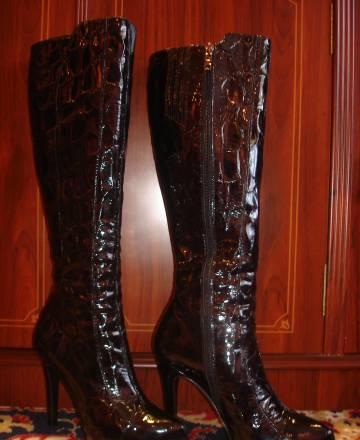 Итальянские сапоги из лаковой кожи, новые Москва
