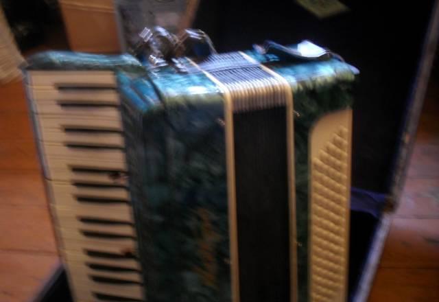 Аккордеон и 2 баяна Москва