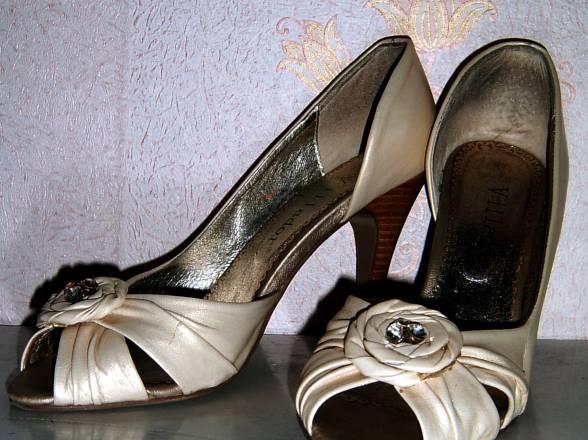 Босоножки бежевые Красноярск