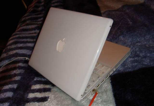 Apple iBook Москва
