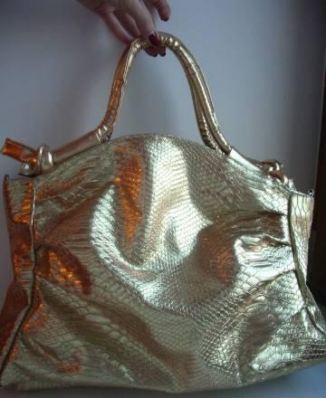 Эффектная вместительная золотая сумка (новая) Санкт-Петербург