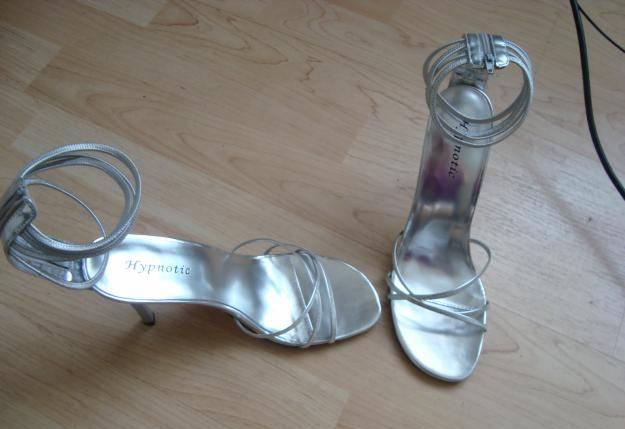 Серебрянные босоножки новые США Москва