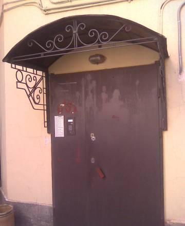 Сдам офис 14 м. в центре,у метро.Охрана,парк Санкт-Петербург