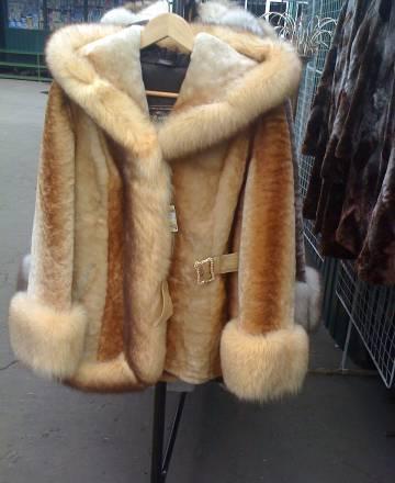 Новый малодежный полушубок из  меха ( мутон ) Санкт-Петербург