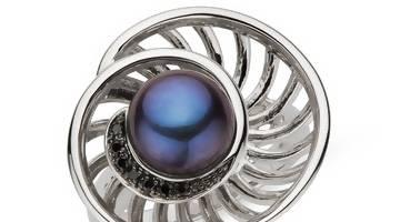 Серебряное кольцо-черный жемчуг,бриллианты Москва