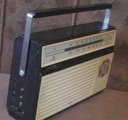 Радиоприёмник Альпинист 405 СССР.Полн.исправен Москва