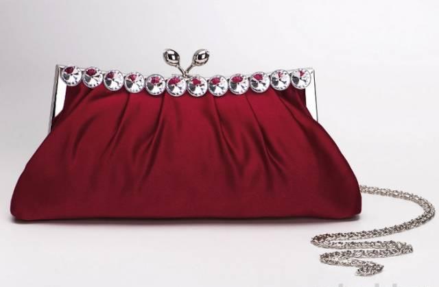 Клатчи ждут вас Москва