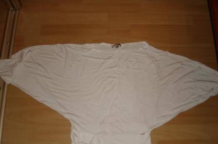 Продается белая кофта "летучая мышь" Москва