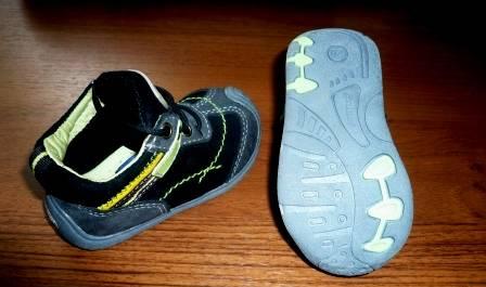 Кроссовочки  20р Москва