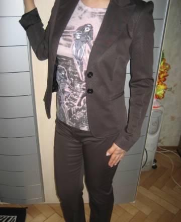 Коричневый брючный костюм 44 размер Москва