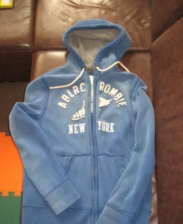 Кофта с капюшоном Москва