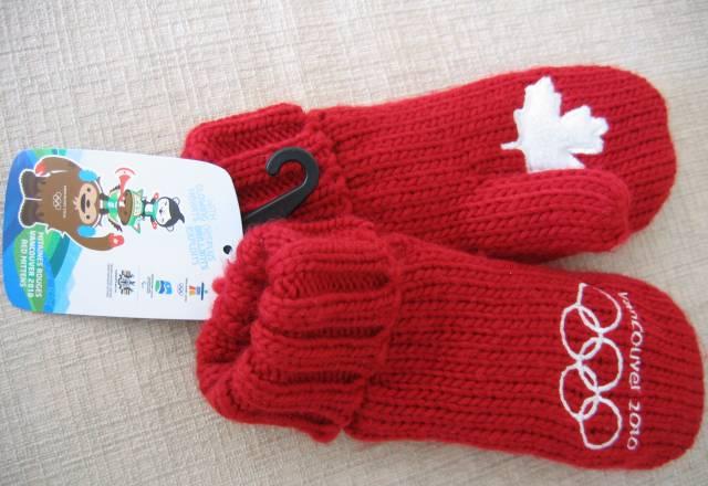 Олимпийские красные рукавицы из Ванкувера Москва