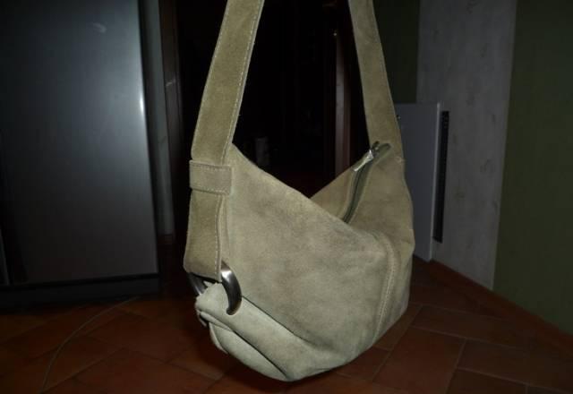 Замшевая сумка оливкового цвета. пр-во аргентина Москва
