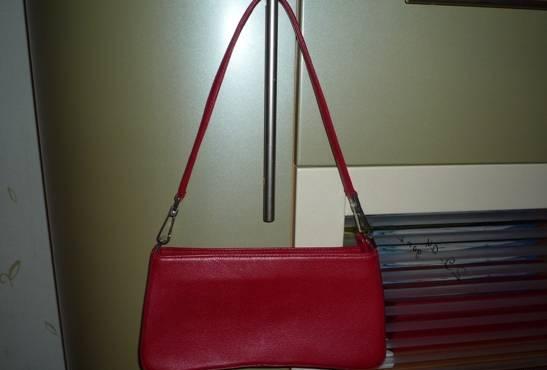 Сумочка красная кожзам Москва