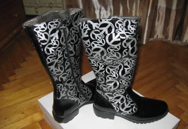 Новые лаковые осенние сапоги Moschino р.33 Москва