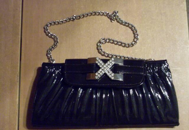 Клатч черный лаковый на цепочке новый Москва