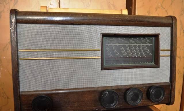 Радиоприемник ламповый Санкт-Петербург