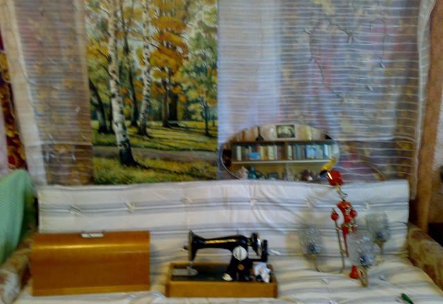 Стол,Матрас,Зеркало,Люстра,Картина,Швейная машинка Санкт-Петербург