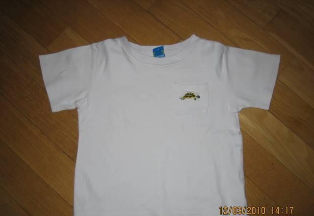 Футболка белая с кармашком  и черепашкой Москва