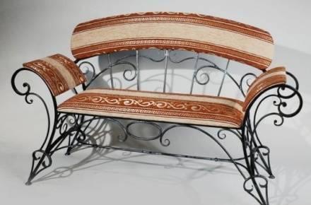 Кованая банкетка со спинкой Москва