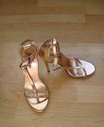 Золотистые новые босоножки 36 р Америка Москва