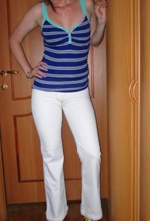 Брюки белые с красной отстрочкой Москва