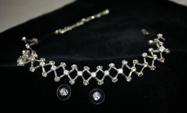 Комплект бижутерии (колье+серьги) Москва