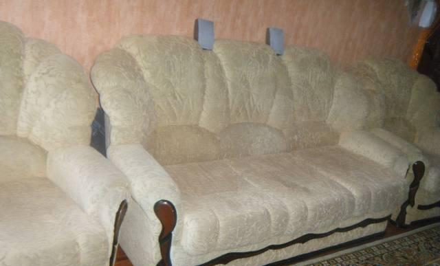 Очень дешеводиван раскладывающийся и 2кресла Москва