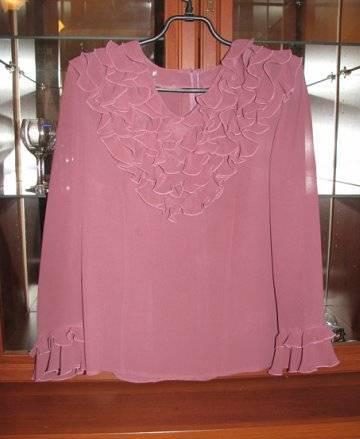 Блуза с рюшами.Производтсво Польша Санкт-Петербург