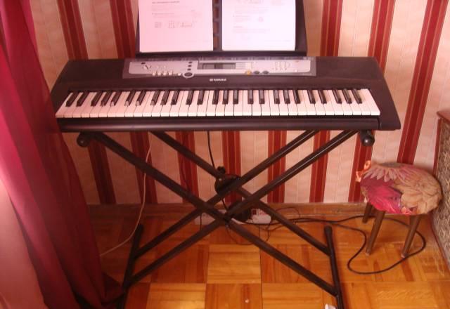 Синтезатор Yamaha E213 Балашиха