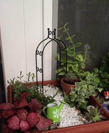 Миниатюрный садик с аркой Москва