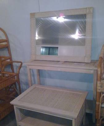 Комплект Классик зеркало, консоль, стол Москва