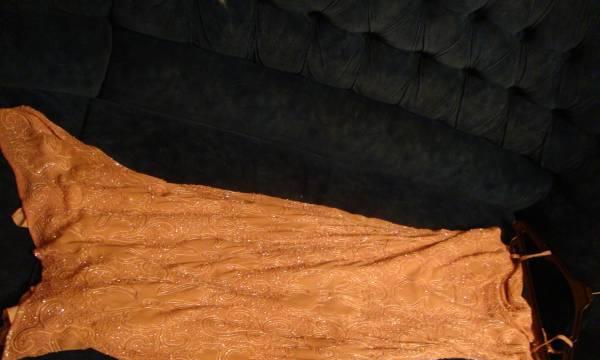 Вечернее платье с меховой горжеткой и сумочкой Москва