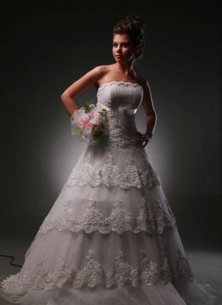 Новое свадебное платье с ручной вышивкой Москва