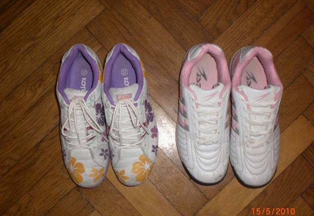 Кроссовки подростковые девичьи.2пары 500 руб Москва