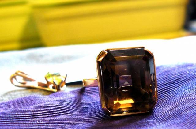 Кольцо с Топазом Москва