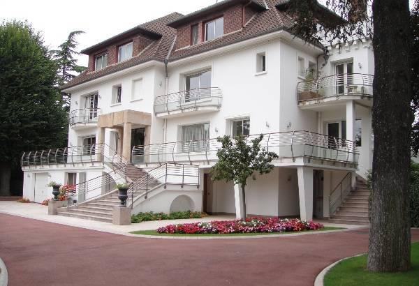 Продажа особняка во Франции Poissy, Франция Москва