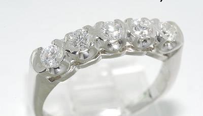 Платиновое кольцо с натуральными бриллиантами Москва