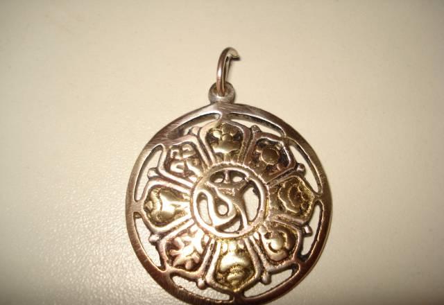 Кулон подвеска, диаметр 3 см. Сплав Москва