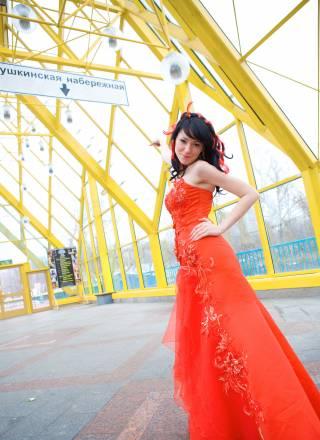 Ярко-красное платье Москва