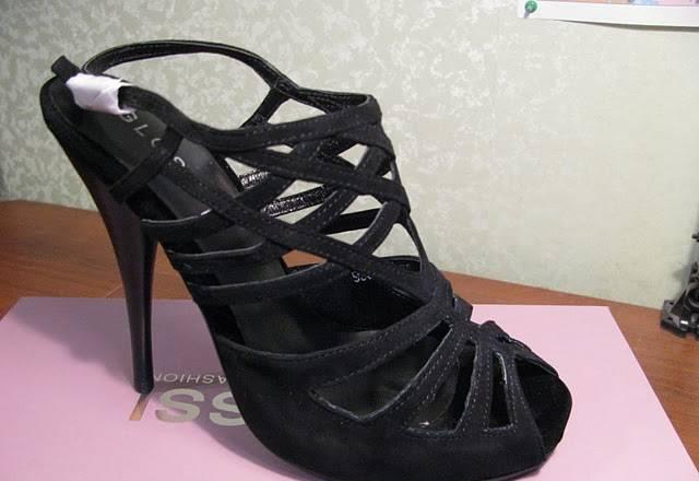 Замшевые босоножки Москва