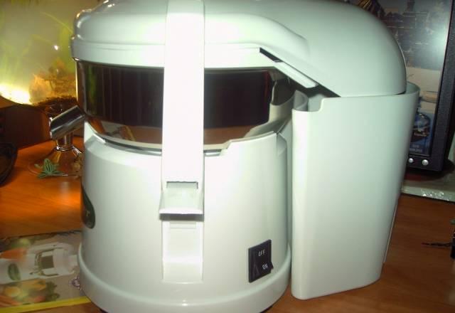Соковыжималка Omega Juicer модель 4000 б.у Москва