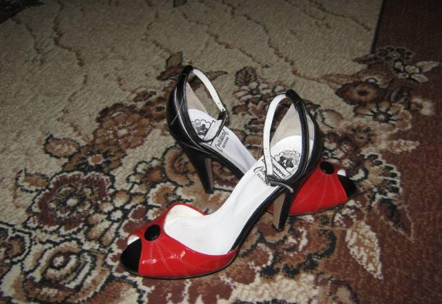 Босоножки женские Югославия Москва