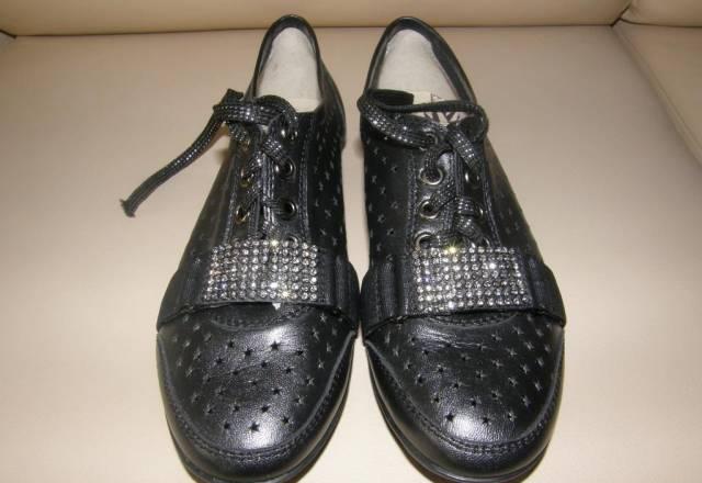 Модные женские кроссовки respect кожа,стразы Москва