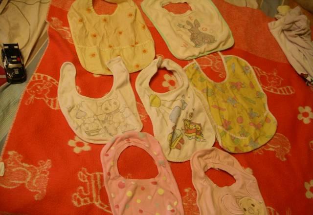 Носки, пинетки, лежак, колготки, слюнявчики Москва