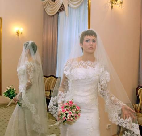 Испанское силуэтное свадебное платье со шлейфом Санкт-Петербург