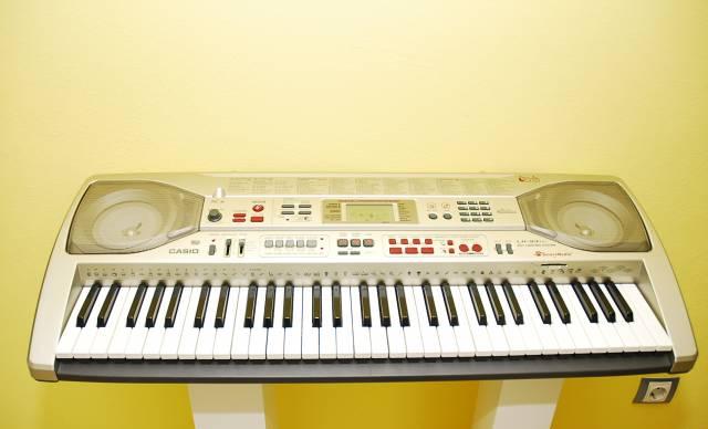 Синтезатор "casio" LK-93 TV Санкт-Петербург