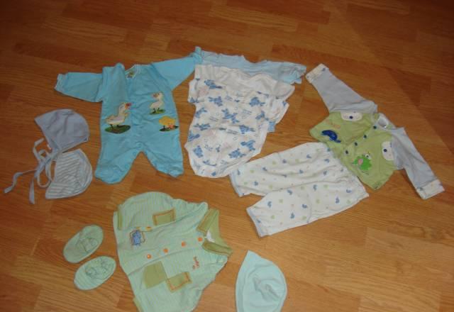 Продам вещи костюмчики и боди на мальчика Москва